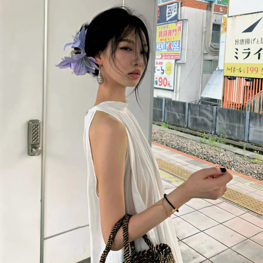 挎斗摩托车里的狗