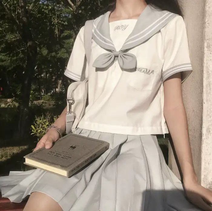 魔女荷莉